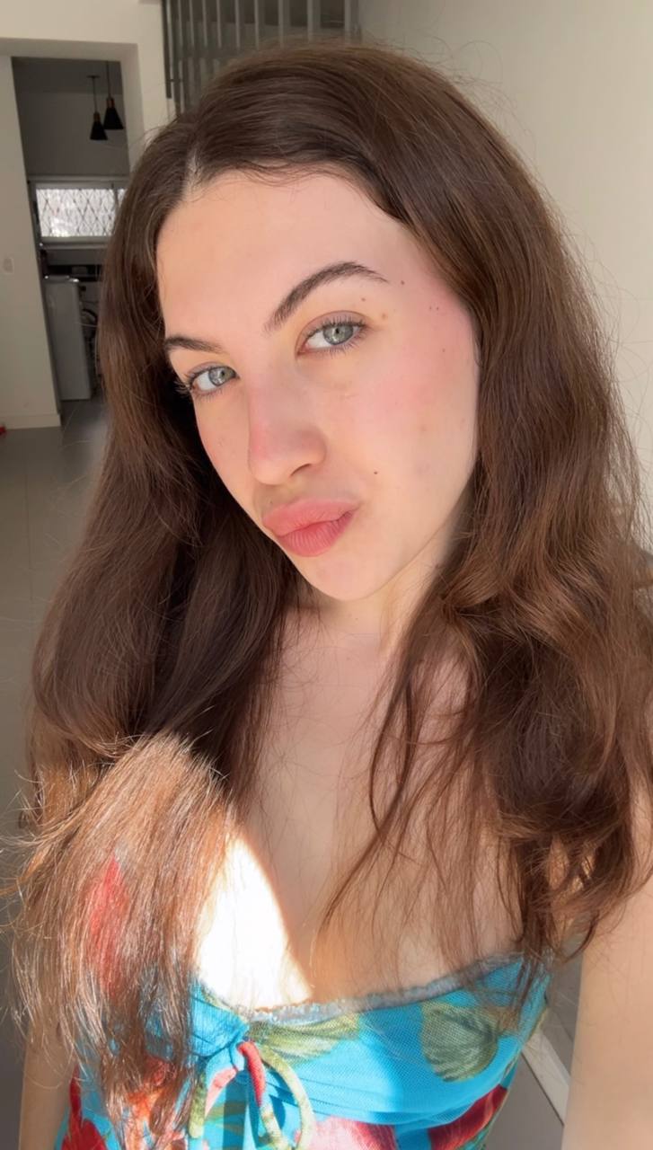 Nude girl Amber in Palermo