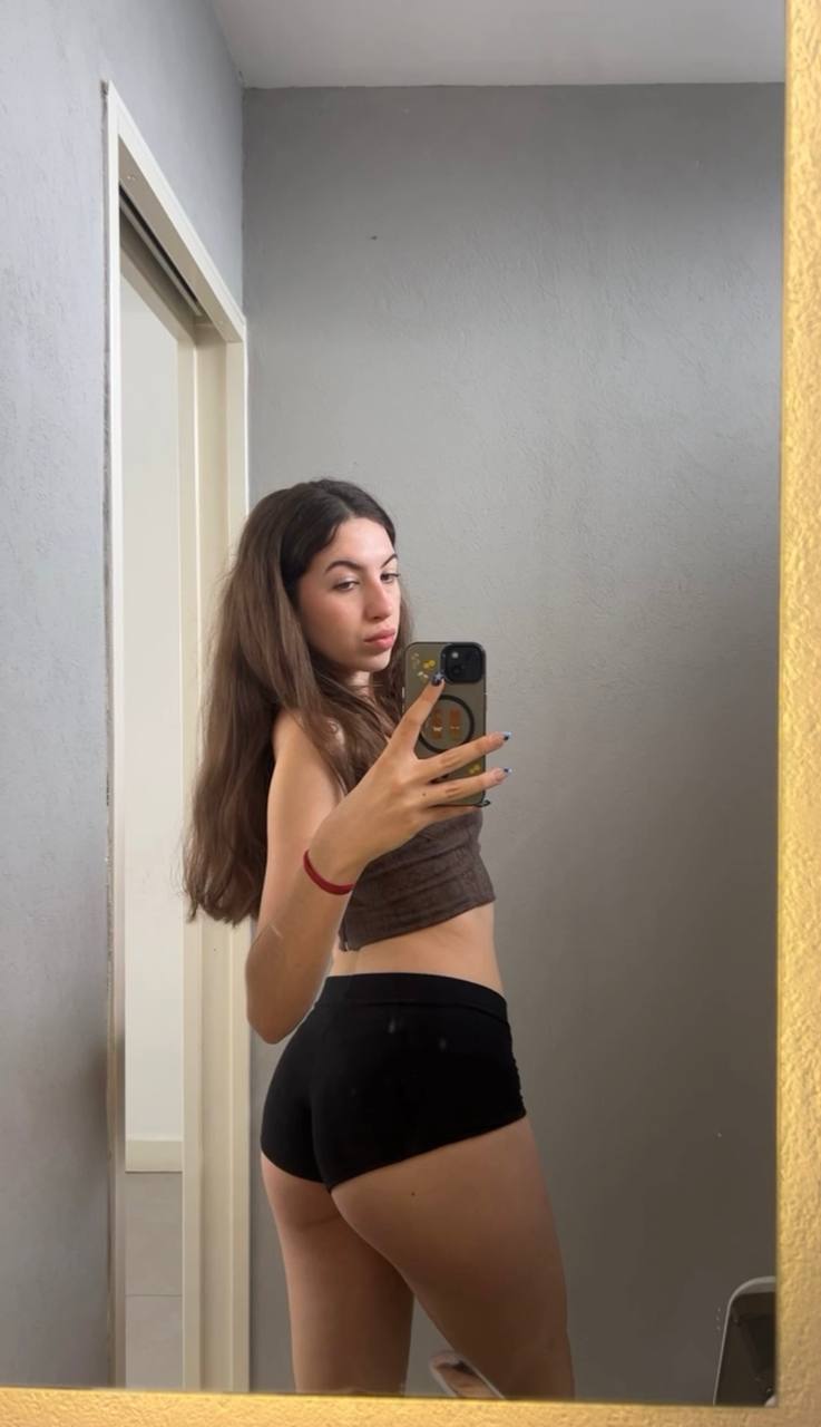 Amber in her underwear in Palermo