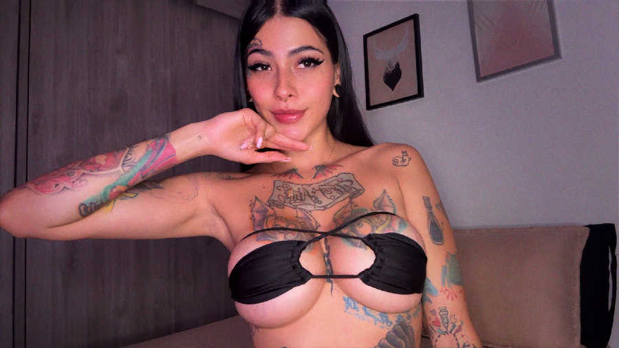 Sexy girl Eli Goth in Palermo