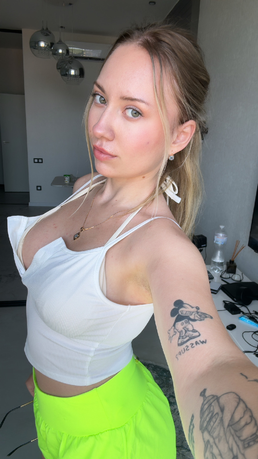 KateV in her underwear in Palermo