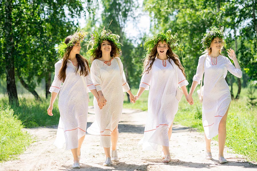 A cozy shot with Slavic girls — straight from Palermo