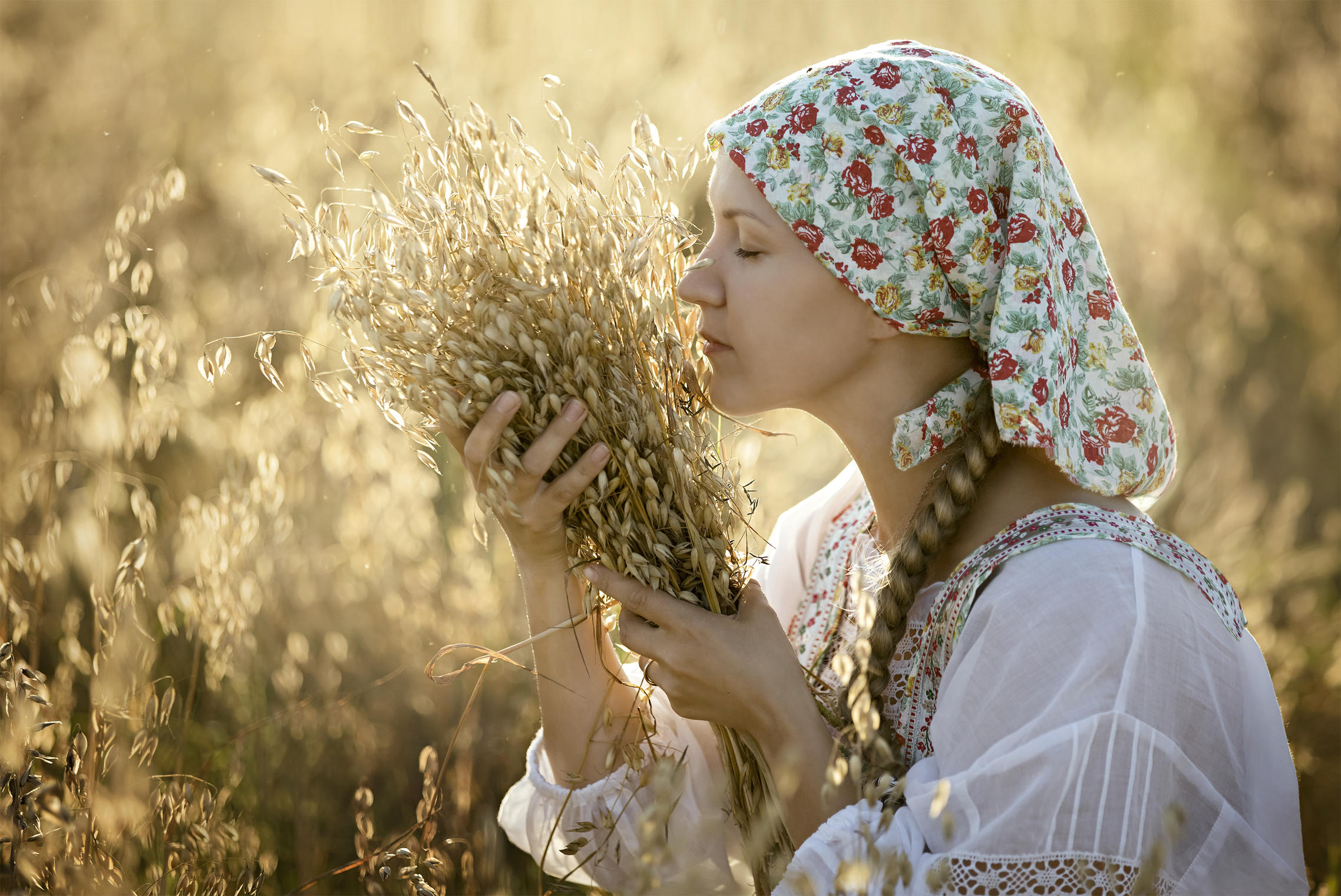 Photo Women in Slavic costumes in Palermo