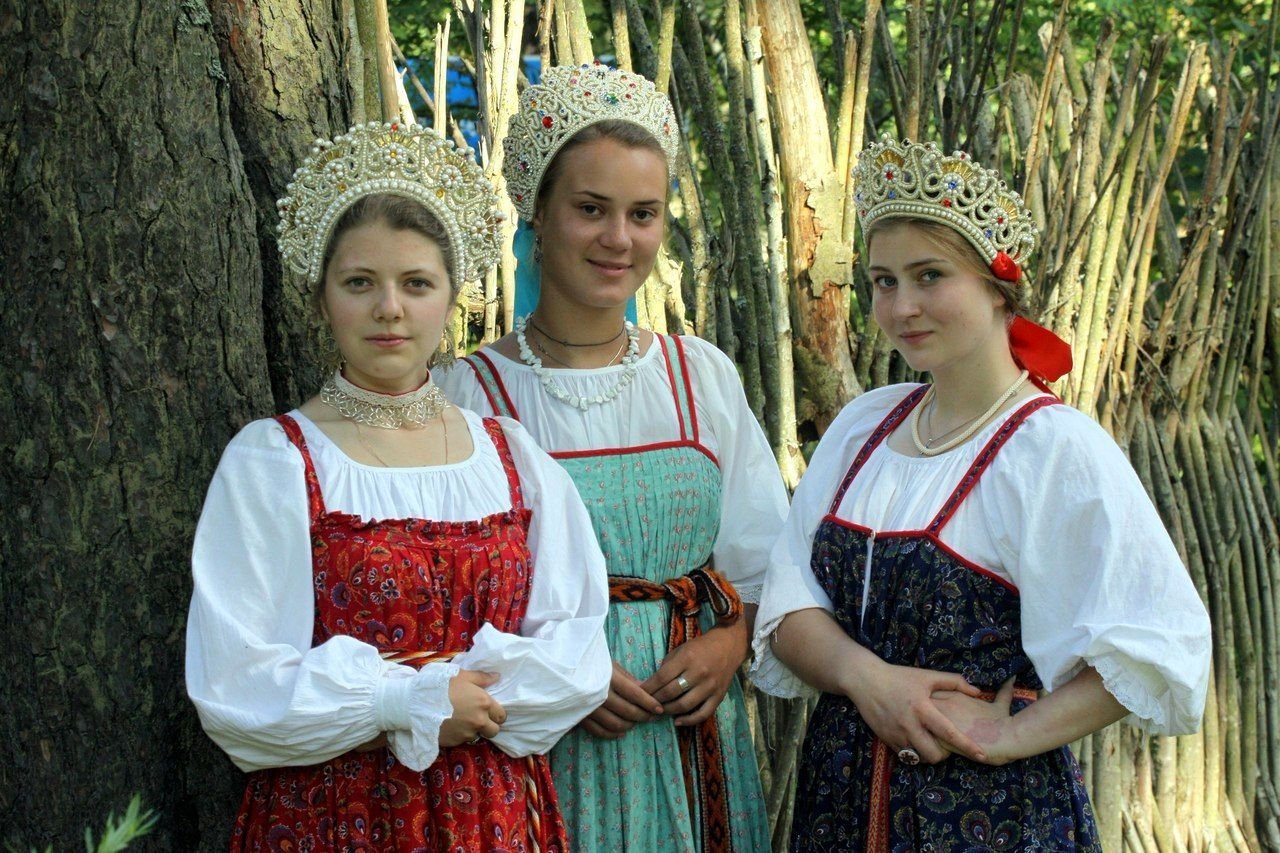 Sexy model Girls in Slavic costumes in Palermo